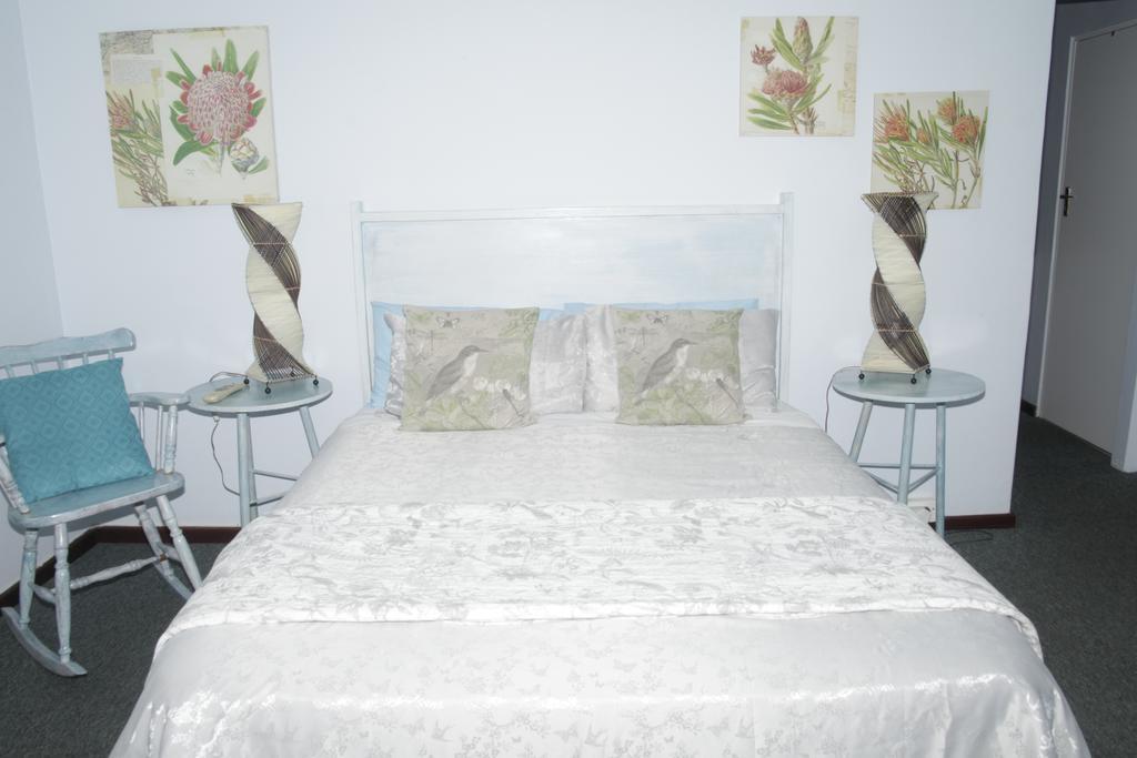 A1 Kynaston Self Catering Or Bed And Breakfast Джефрис Бей Екстериор снимка