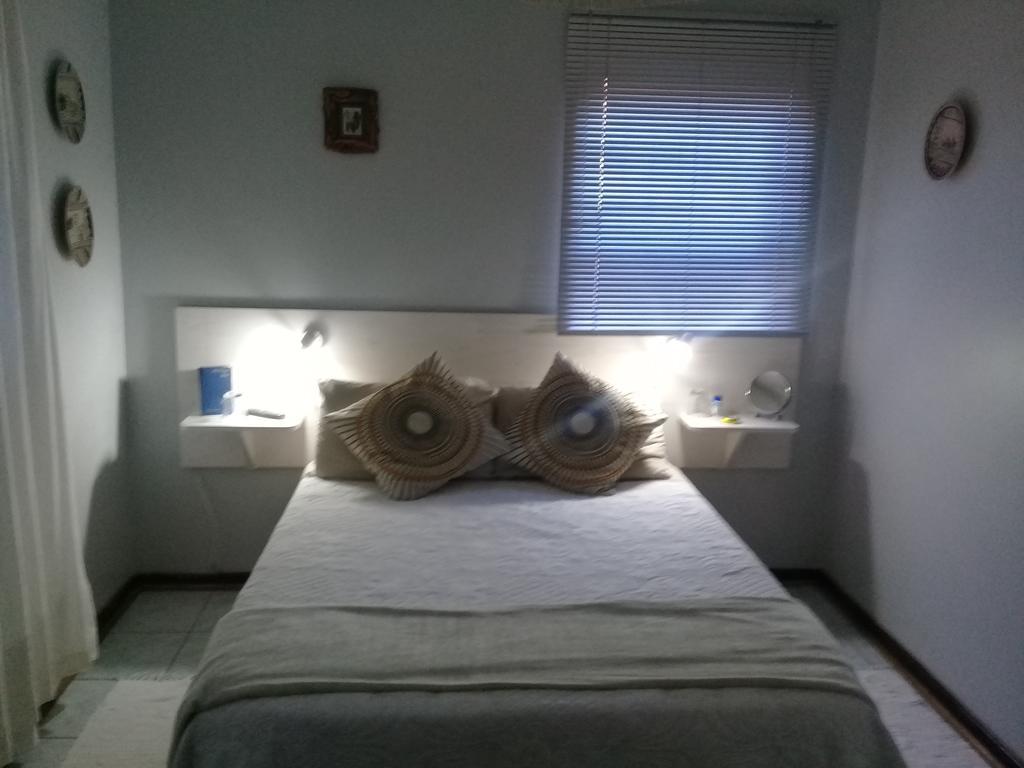 A1 Kynaston Self Catering Or Bed And Breakfast Джефрис Бей Екстериор снимка