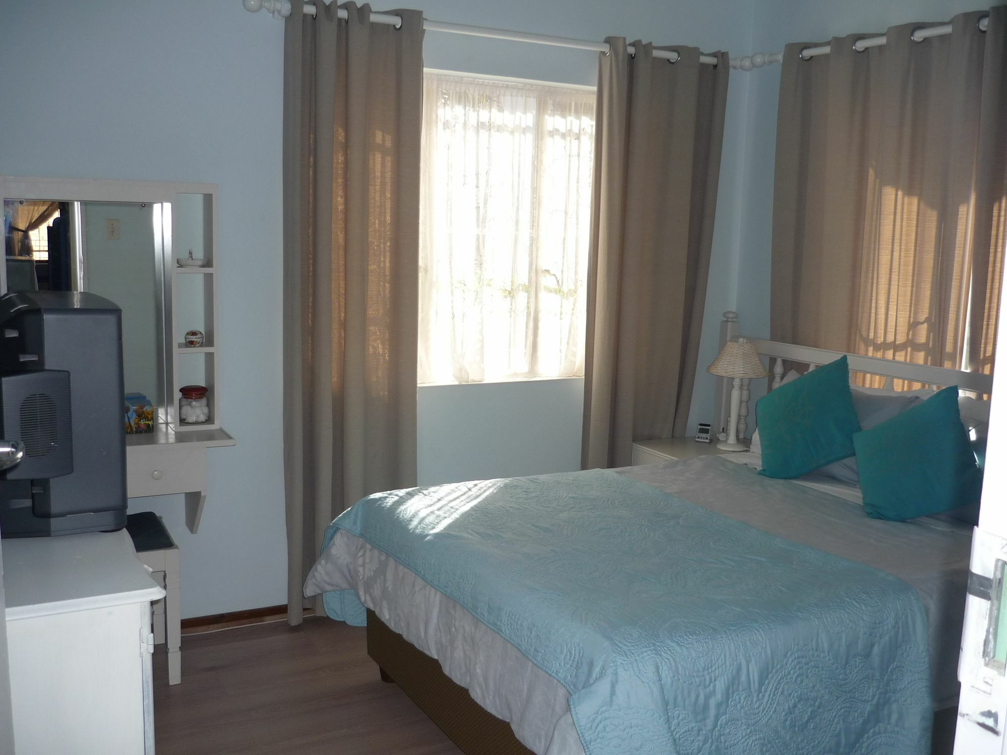 A1 Kynaston Self Catering Or Bed And Breakfast Джефрис Бей Екстериор снимка